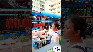 Streetfood outside MampM Bar PattayaThailand [upl. by Eisyak]