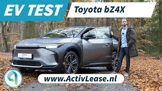 Toyota bZ4X Review – De eerste elektrische Toyota [upl. by Yanaton365]