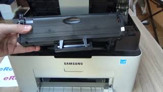 Samsung Xpress SLM2070  SLM2070F  Replacing the Toner Cartridge [upl. by Alysa609]