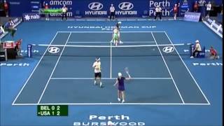 Isner serving Henin  2011 Hopman Cup Final  Belgium vs USA Mixed Doubles [upl. by Ula]