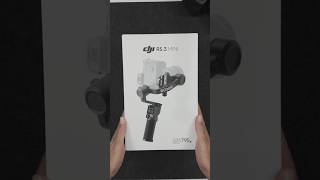 DJI RS3 Mini unboxing del gimbal più comodo e compatto [upl. by Corley]