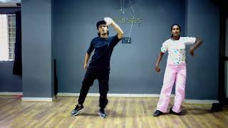 Bumpy ride remix Dance cover bumpyride mohombi dancecover viral trending [upl. by Kessia]