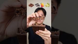 MAKAN COKLAT ISI ES KRIM BERBAGAI RASA SESUAI EMOJI [upl. by Sidky715]