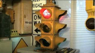 Crouse Hinds Type quotDquot 4Way Signal [upl. by Marjana]