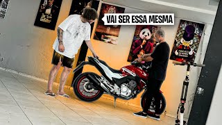 COMPREI UMA MOTO VESTIDO DE MENDIGO… [upl. by Comethuauc]