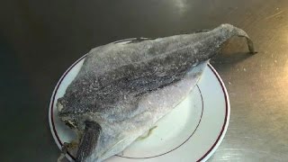 Comment dessaler le poisson salémorue pour les nulshow to desalt salted fish [upl. by Odravde]