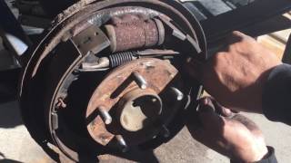 1989 TOYOTA Pickup Removing rear Brakes [upl. by Gaye]