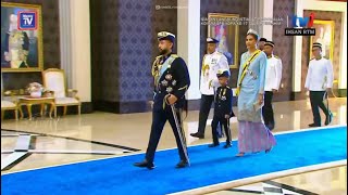 Istiadat Pertabalan Agong Raja Melayu pemimpin negara tiba di Istana Negara [upl. by Ynneg]