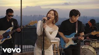 Yeng Constantino  Kung Uulitin Official Live Performance [upl. by Miun706]