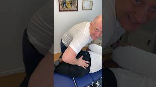 Chiropractic adjustment of the Sacroiliac joint with drop Kiropraktorerik [upl. by Noral]