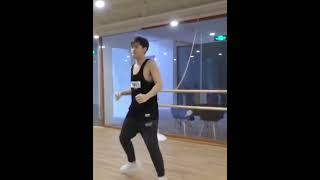 focus dance Popping Dong Qin zayineric 刘冬沁 liudongqin popping [upl. by Brandt]