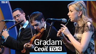 Muireann Nic Amhlaoibh amp Danú  Port na bPúcaí amp Reels  Gradam Ceoil TG4 2007 [upl. by Nerahs]