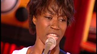 Rokia Traoré  Tounka sur Acoustic TV5Monde [upl. by Ailadgim243]