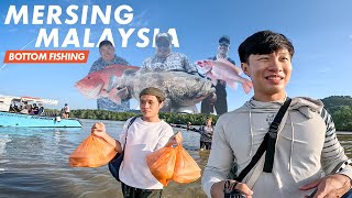 Bottom Fishing in Mersing Malaysia with UbeyZul [upl. by Paymar]