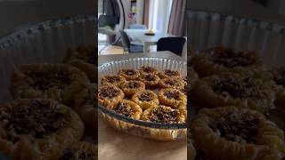 Baklava mal anders 😍 foodshorts baking schnellesrezept baklava einfacherezepte easyrecipe [upl. by Htebesile340]