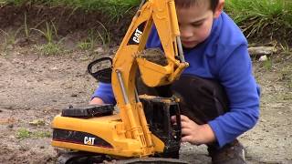 Bruder Construction Trucks CAT Excavator JCB Backhoe Digging in Mud  JackJackPlays [upl. by Musser]