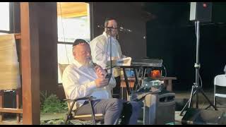 Michoel Schnitzler sings Aishes Chayelמיכאל שניצלעראשת חיל [upl. by Mikael]