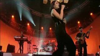 LAURA PAUSINI  World Tour 2001  UnEmergenza dAmore [upl. by Jala126]