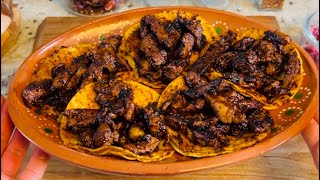 Cómo se preparan los tacos al pastor Negros [upl. by Fortin]