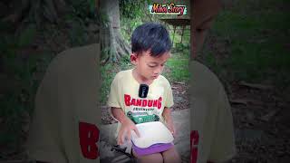 TIAN MENGIRA DI KASIH ROTI SAMA AZKA😅🤣🙈 trending comedy humorlucu funny shorts [upl. by Aihsenek]