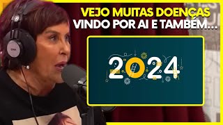 MARCIA SENSITIVA FAZ PREVISÕES PARA O ANO DE 2024😳  PodcatsDelas Cortes [upl. by Sivolc]