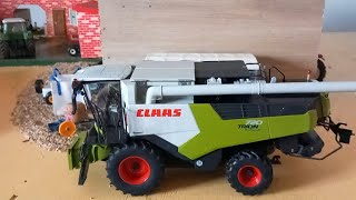 Claas moissonneusebatteuse trion 720 [upl. by Mikihisa]