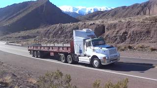 CAMIONES CORDILLEREANDO EN PANAMERICANA ENTRE LAS CUEVAS Y USPALLATAARGENTINA [upl. by Erich882]