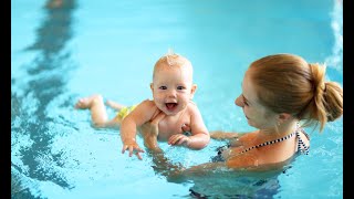 Matronatación ejercicios para bebés en el agua Piscinas [upl. by Ignaz]