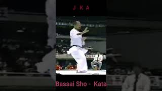 Bassai Sho  Kata  Seizo Izumiya shotokan [upl. by Kcirrag437]