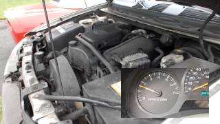 Engine noise  Chevy Trailblazer LS 2002 [upl. by Haikan3]