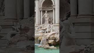 La magnifique Fontaine de Trevià Rome fait le bonheur des yeux à lunanimité [upl. by Amlet]