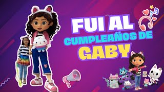 Fui al cumpleaños de Gaby en la casa de muñecas 🎂🎁con el Gatito Fiestero😸🎉 [upl. by Oicnedurp]