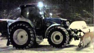 New Holland Traktor im Winterdienst [upl. by Caffrey778]