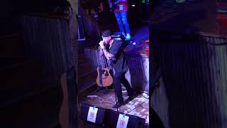 CHET HANKS TOM HANKS’ SON SINGING AT KID ROCK BAR [upl. by Drofnats]