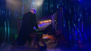 Epic Halloween Organ Solo  Toccata in D Minor  Richard Elliott [upl. by Justicz]