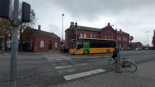 busser køre og ankommer til Hillerød station [upl. by Bauske]