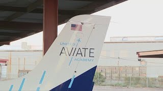 United Airlines officials open new pilot school at Phoenix Goodyear Airport [upl. by Nyllek]