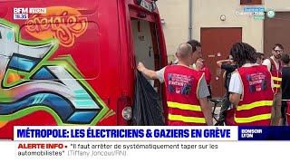 Métropole  les électriciens et les gaziers en grève [upl. by Ettenaej616]