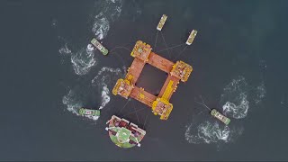 100000metrictonne deepwater facility delivered for offshore oil production in S China [upl. by Eenor174]