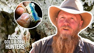 The Bushmen Drill Through Rock To Find MEGA 4KG Of Opal  Outback Opal Hunters [upl. by Eerehc]