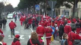 Riccione Xmas La camminata dei Babbi Natale 2013 Yourimini cammina con voi [upl. by Lutim]