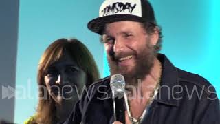 Jovanotti quotOggi per sbaglio ho mangiato cibo per caniquot [upl. by Mook]