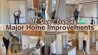 NEWMAKING MAJOR CHANGES 2 OUR MOBILE HOME 1st TIME HOME OWNER 🎊 WALLPAPER PAINTING amp CLEANING [upl. by Akemed]