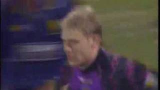 Peter Schmeichel Goalkeeper scores overhead kick in last minute [upl. by Neik939]