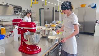 Vom Teig zur Torte Überbetriebliche Ausbildung der Konditoren in der Bildungsakademie Rottweil [upl. by Hailed]