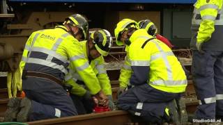 Trein ontspoort op rangeerterrein Fuutlaan [upl. by Joiner]