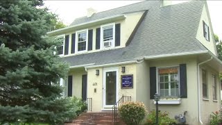 New owners promise seamless experience at Blacksburg Bed and Breakfast [upl. by Inalaehak]