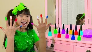 Emma Pretend Play w Colorful Nail Polish Salon Toys for Children [upl. by Nolasba]