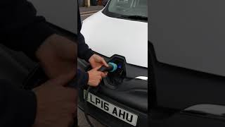 Demonstration of charging a Renault Kangoo Maxi ZE [upl. by Watts]