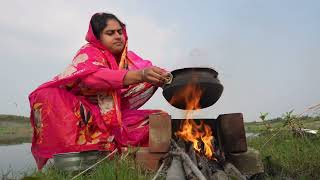 নদীর তীরে ইলিশ পোলাও রান্না  Village life with Shampa [upl. by Moreland]